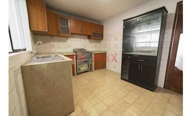 🏡🔑 ¡𝗢𝗣𝗢𝗥𝗧𝗨𝗡𝗜𝗗𝗔𝗗 Ú𝗡𝗜𝗖𝗔! Venta De Hermoso Departamento Tipo Casa En Mayorazgo - Límite Con La Molina 🌟