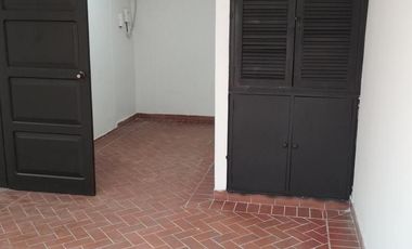 oficina en arriendo/venta en la playa. Cod V11013