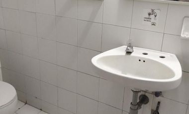 oficina en arriendo/venta en la playa. Cod V11013