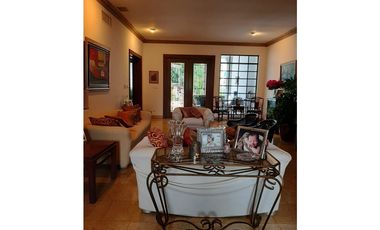 VENDO DOS CASAS CON PISCINA EN SAN FRANCISCO