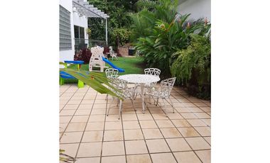VENDO DOS CASAS CON PISCINA EN SAN FRANCISCO