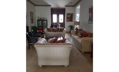 VENDO DOS CASAS CON PISCINA EN SAN FRANCISCO