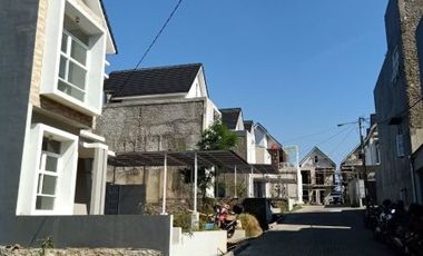 RUMAH 2 LANTAI DI CIMAHI 15 MENIT KE EXIT TOL BAROS DP SUKA-SUKA ANDA.