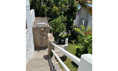 CASA EN VENTA A ORILLA DEL LAGO 