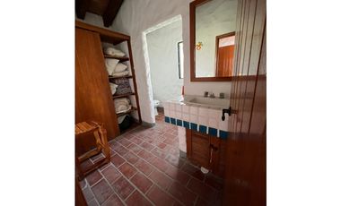 CASA EN VENTA A ORILLA DEL LAGO 