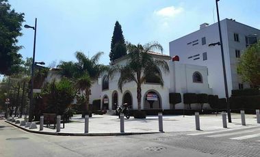 Edificio con locales comerciales en esquina en venta en Colonia Polanco sobre Av