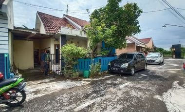 Rumah gagak sipat dekat colomadu