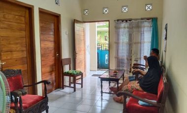 Rumah gagak sipat dekat colomadu