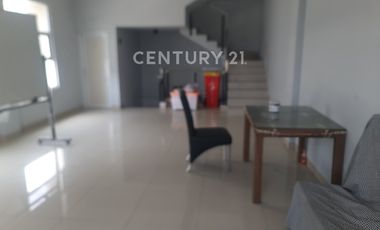 Rumah Di Singgasana  Jl Prahasta Barat.