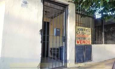 Casa Americana  a Modernizar en Loma Hermosa