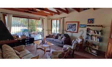 Parcela en Batuco con Casa Estilo Chilena 4D y 3B