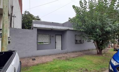lote 300 M2 con casa a demoler