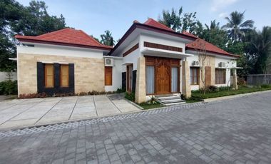 DIJUAL CEPAT! VILLA PREMIUM ALA SULTAN DI MAGELANG DEKAT CANDI BOROBUDUR FULL FURNISHED