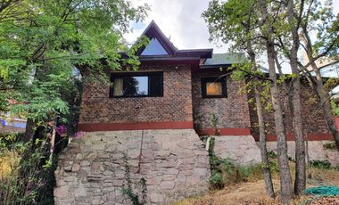 VENTA CASA SAYAVEDRA ESTILO INGLÉS