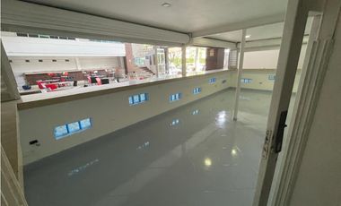 SE ARRIENDA LOCAL EN LAURELES - AV BOLIVARIANA