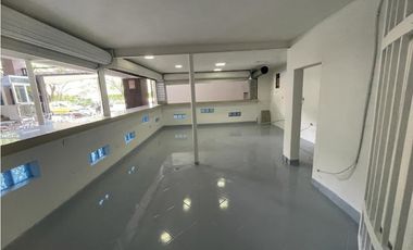 SE ARRIENDA LOCAL EN LAURELES - AV BOLIVARIANA
