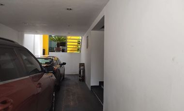 CASA EN VENTA CON USO DE SUELO COMERCIAL Y OFICINAS