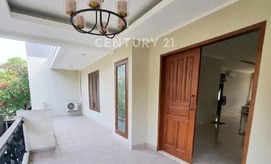 Rumah Pondok Indah, Belakang PIM, Area Tenang, Ada Kolam Renang