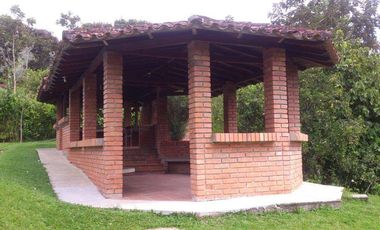 SE ARRIENDA FINCA PARA EVENTOS A 500 MTS DEL ESTADIO DE FLORIDABLANCA