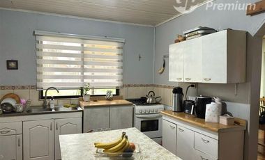 PROPIEDAD HABITACIONAL Y COMERCIAL EN RUTA J-55 ROMERAL