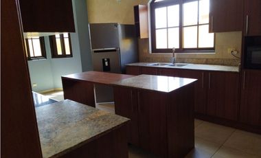 AB Se Vende Casa Dúplex en Costa Sur $ 524k