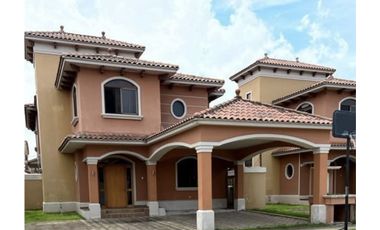 AB Se Vende Casa Dúplex en Costa Sur $ 524k