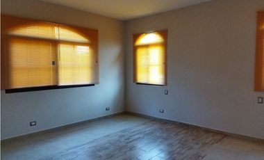 AB Se Vende Casa Dúplex en Costa Sur $ 524k