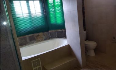 AB Se Vende Casa Dúplex en Costa Sur $ 524k