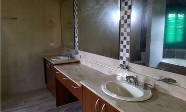 AB Se Vende Casa Dúplex en Costa Sur $ 524k