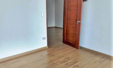 PR11654 SE VENDE OFICINA EN SECTOR EL TESORO, EL POBLADO