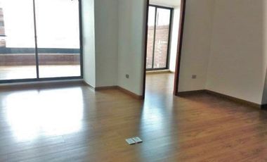 PR11654 SE VENDE OFICINA EN SECTOR EL TESORO, EL POBLADO