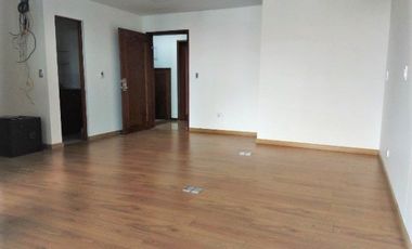 PR11654 SE VENDE OFICINA EN SECTOR EL TESORO, EL POBLADO