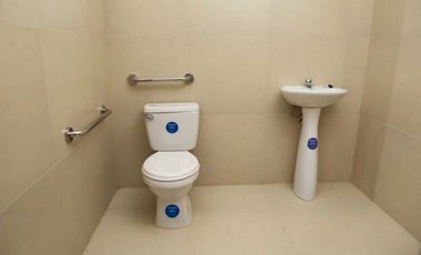 Se Alquila Local en Centro comercial Las Mañanitas