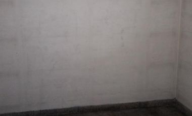 Local comercial de 55M2 &ampquotDIVISIBLE" en excelente ubicación en galería a metros de la entrada, planta Baja y depósito.