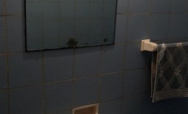 Local comercial de 55M2 &ampquotDIVISIBLE" en excelente ubicación en galería a metros de la entrada, planta Baja y depósito.