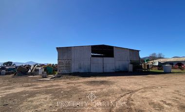 Arriendo de Parcela de 5.024m2 con casa y gran bodega galpón cerrado