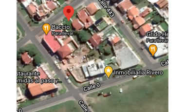 Lote en primera manzana del barrio