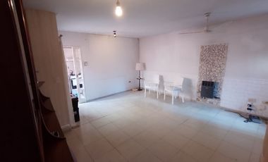 Casa PH en venta en Quilmes Centro