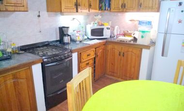 VENTA DE CASA SOBRE LOTE PROPIO DE DOS PLANTAS Y COCHERA