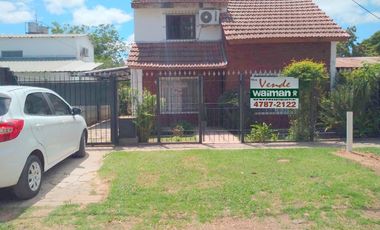 VENTA DE CASA SOBRE LOTE PROPIO DE DOS PLANTAS Y COCHERA