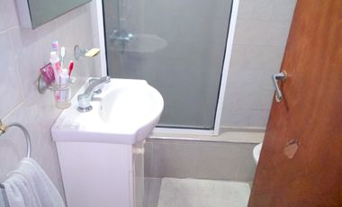 VENTA DE CASA SOBRE LOTE PROPIO DE DOS PLANTAS Y COCHERA