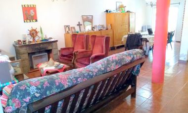VENTA DE CASA SOBRE LOTE PROPIO DE DOS PLANTAS Y COCHERA