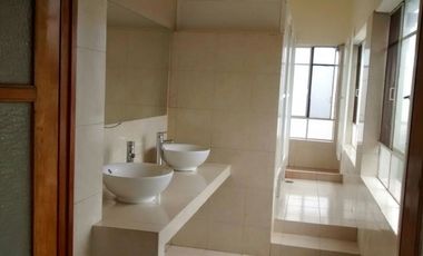 SE VENDE O SE RENTA  EDIFICIO DE 4  PISOS A EXCELENTE PRECIO