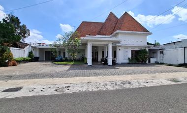 Disewakan Ruang Usaha Lokasi Premium di Kawasan Wisata Prawirotaman - Yogyakarta