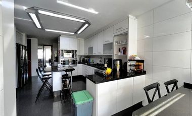 Departamento en venta de 5 dorm. Portal Dehesa, Lo Barnechea