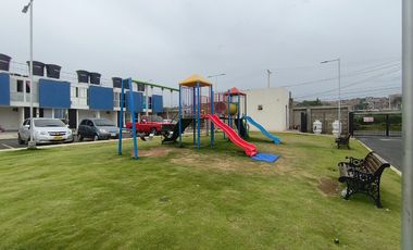 casa en arriendo en villa antigua. Cod A31648