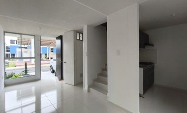casa en arriendo en villa antigua. Cod A31648