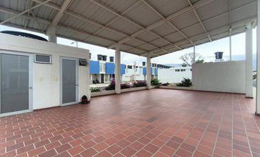 casa en arriendo en villa antigua. Cod A31648