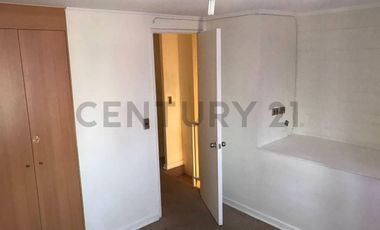 Linda y acogedora casa aislada de 2 pisos en Villa Solar , cercana a autopista