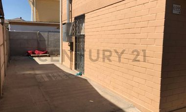 Linda y acogedora casa aislada de 2 pisos en Villa Solar , cercana a autopista